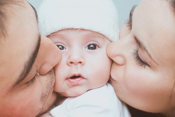 dorine dherlin doula hypnothérapeute massage bébé image